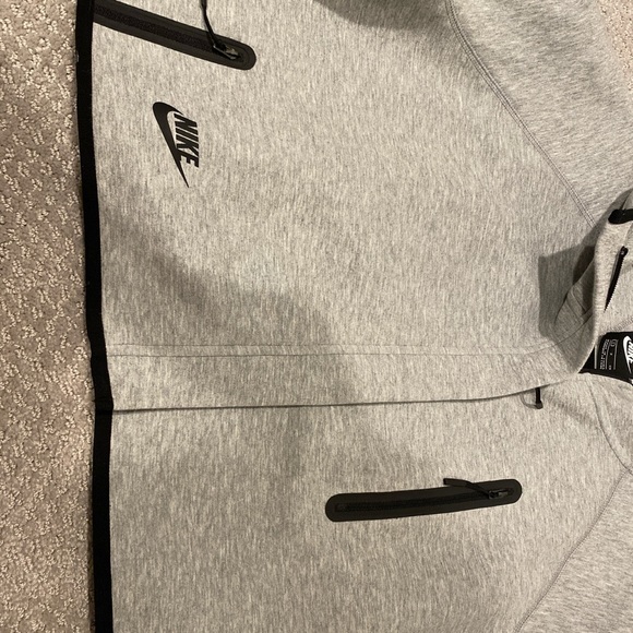 Nike tech jacket - Picture 2 of 4